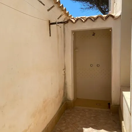 200m From The Sea - Large Private Patio With Bbq Semesterbostad