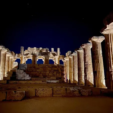 200m From The Sea - Large Private Patio With Bbq *