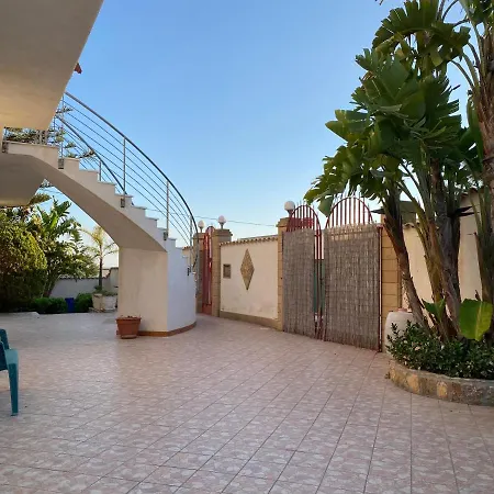 200m From The Sea - Large Private Patio With Bbq *