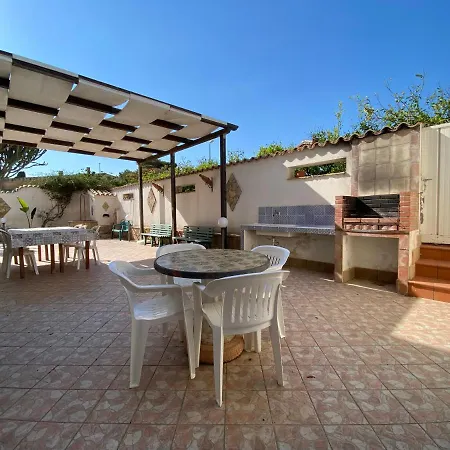 Semesterbostad 200m From The Sea - Large Private Patio With Bbq *